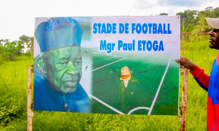 STADE DE FOOTBALL Mgr PAUL ETOGA