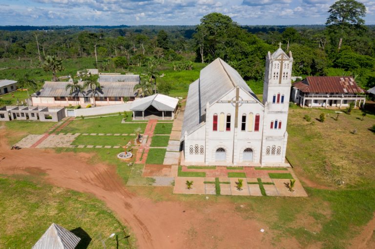 EGLISE CATHOLIQUE SAINT JOSEPH D’OVENG 